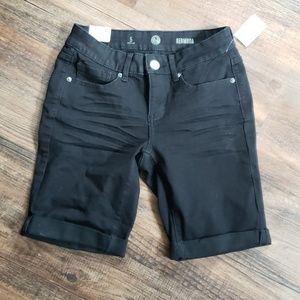 Nwt size 5 Bermuda black shorts